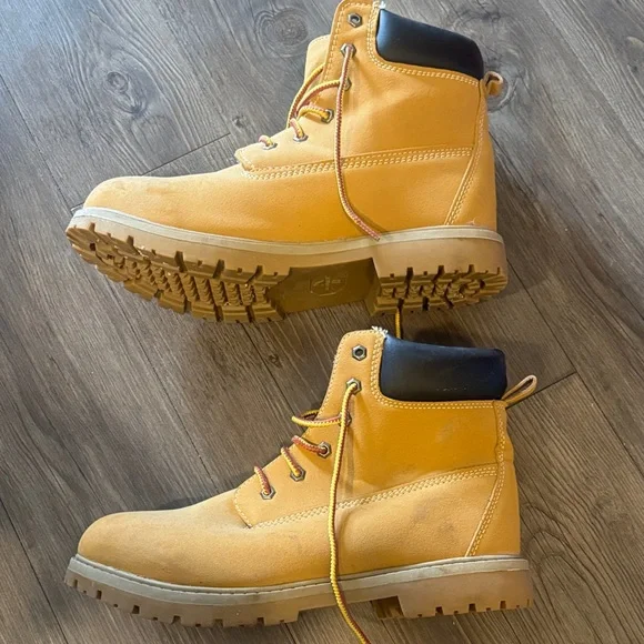 Ozark Trail Men's Yellow and Black Boots. 13. Like New!! - Picture 4 of 6